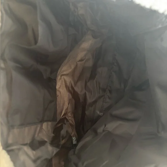 Victoria's Secret White Sherpa Tote "NWT" - Picture 4 of 5